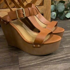 Adorable Woden wedge! Worn once